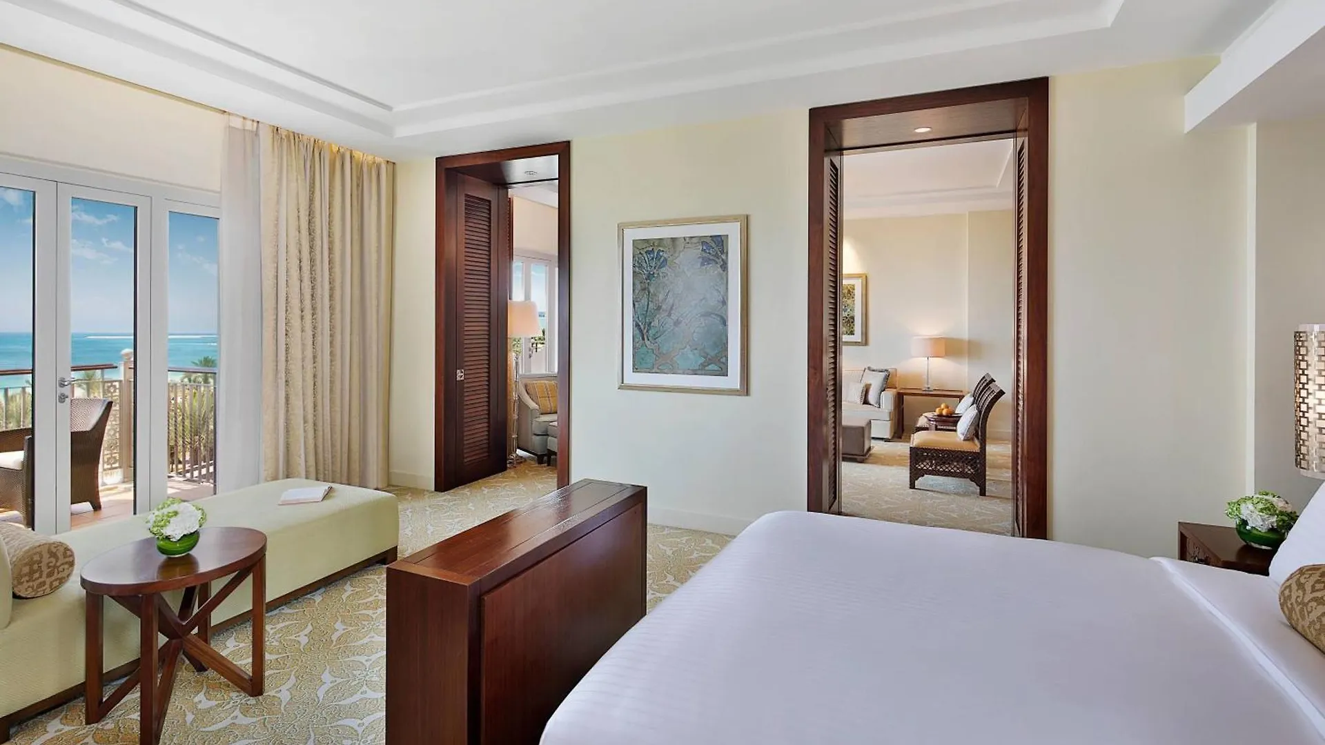 Resort The Ritz-Carlton, Dubai Hotel