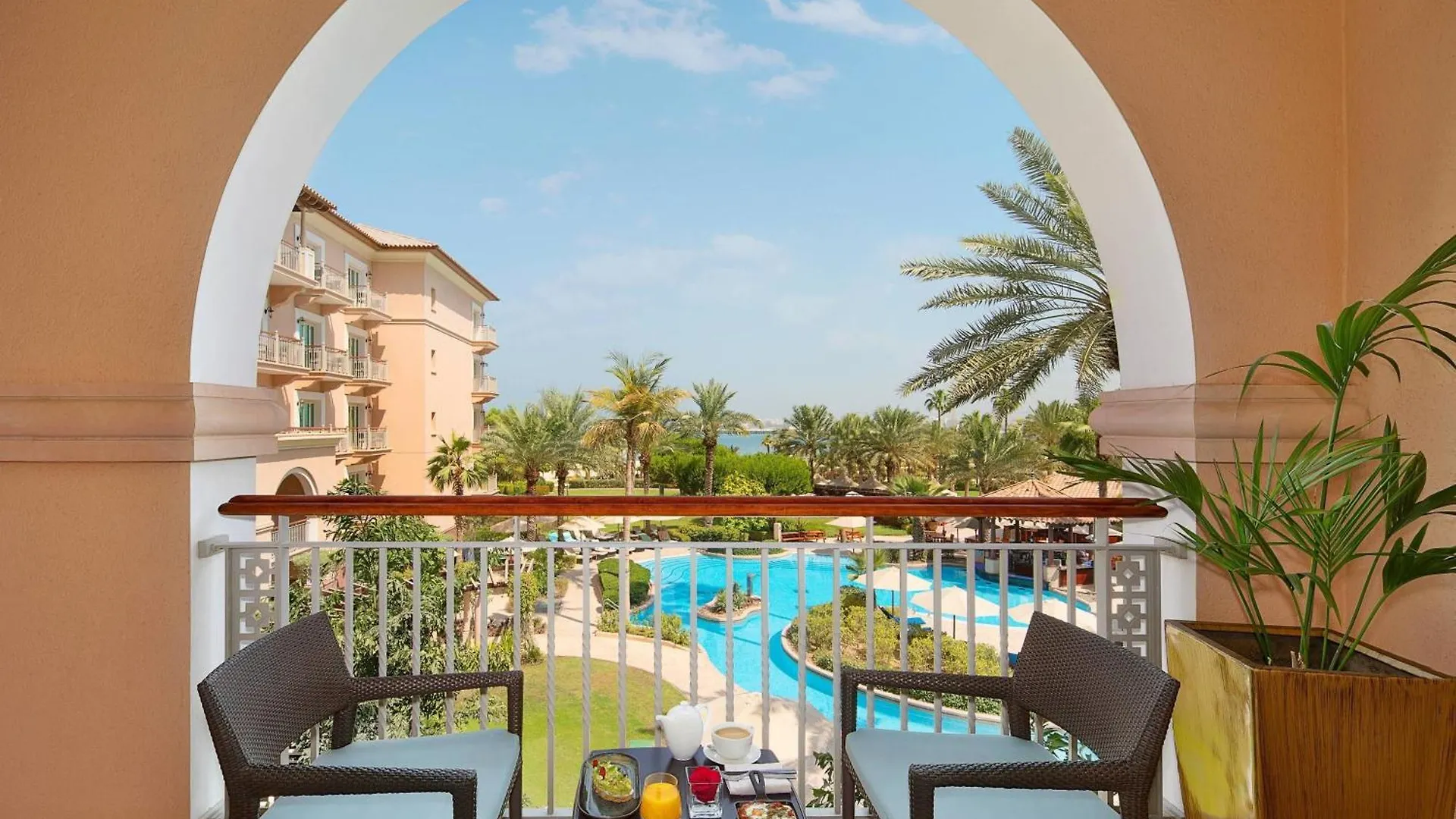 The Ritz-Carlton, Dubai Hotel 5*,