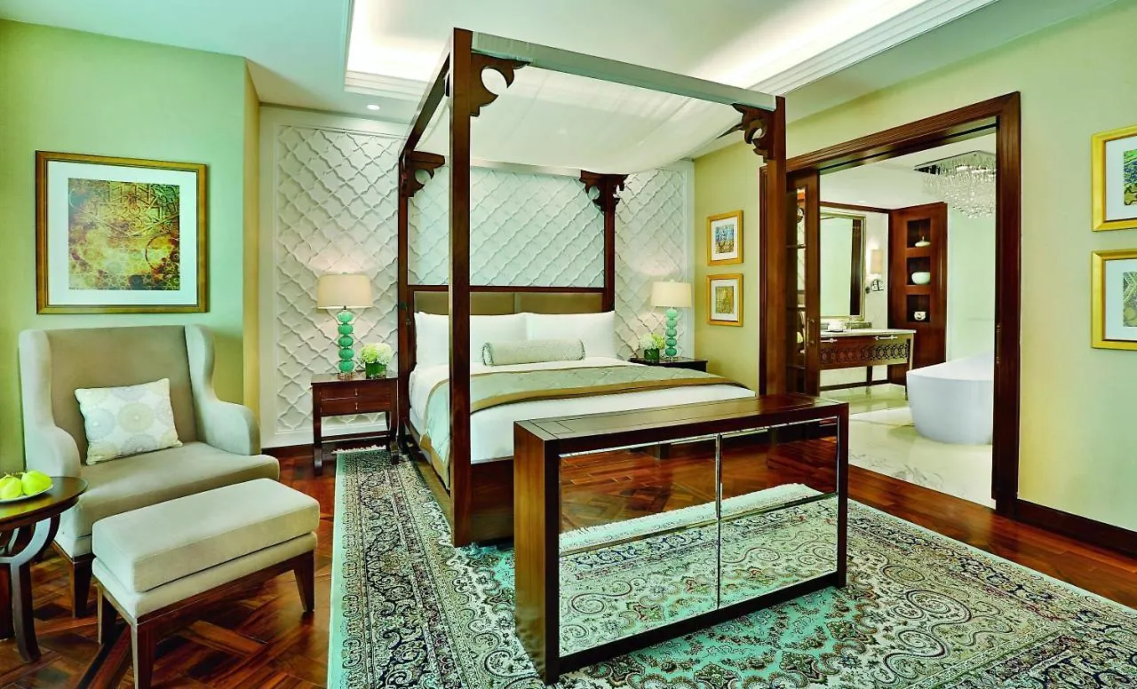 Resort The Ritz-Carlton, Dubai Hotel