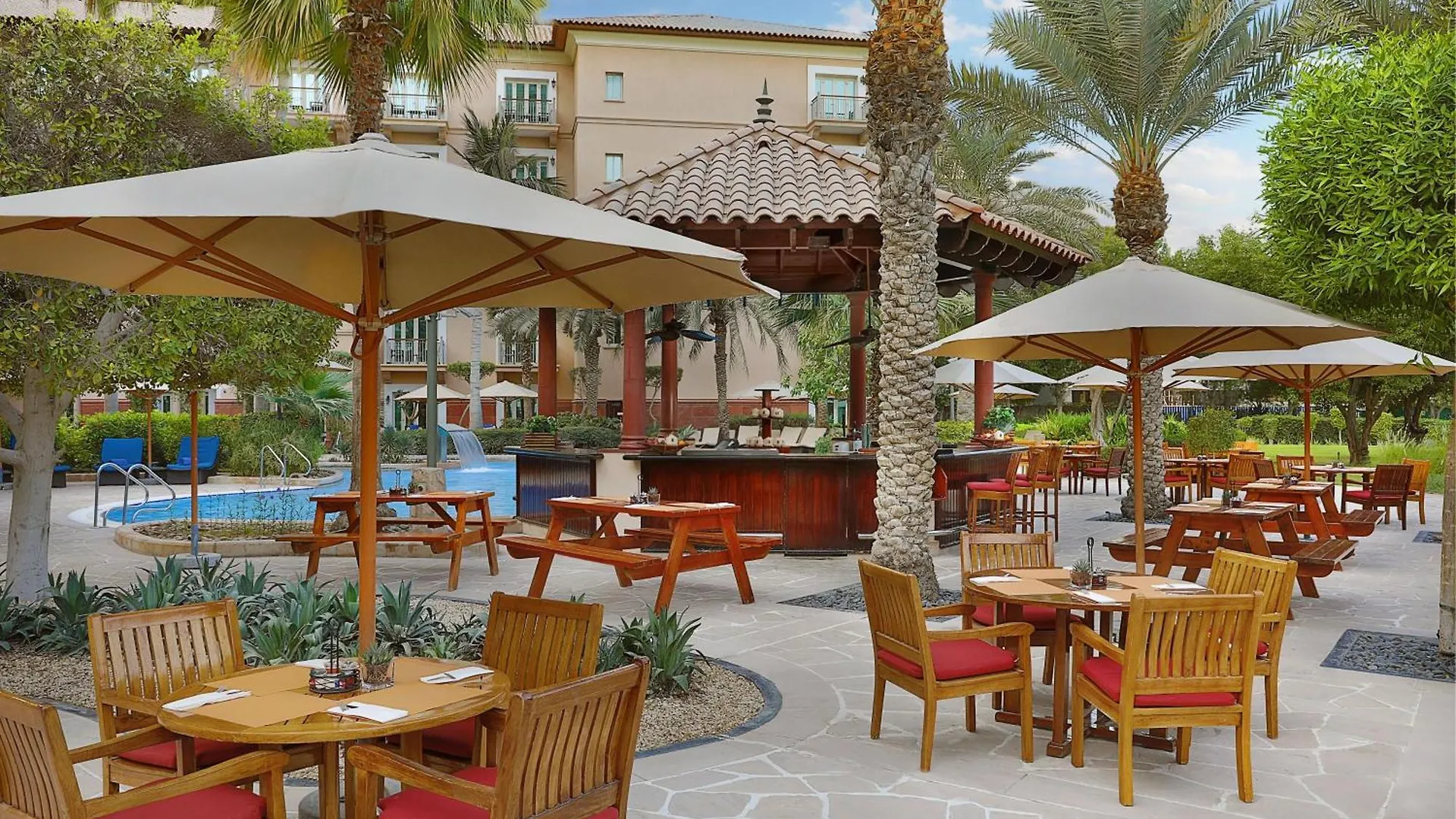 Resort The Ritz-Carlton, Dubai Hotel